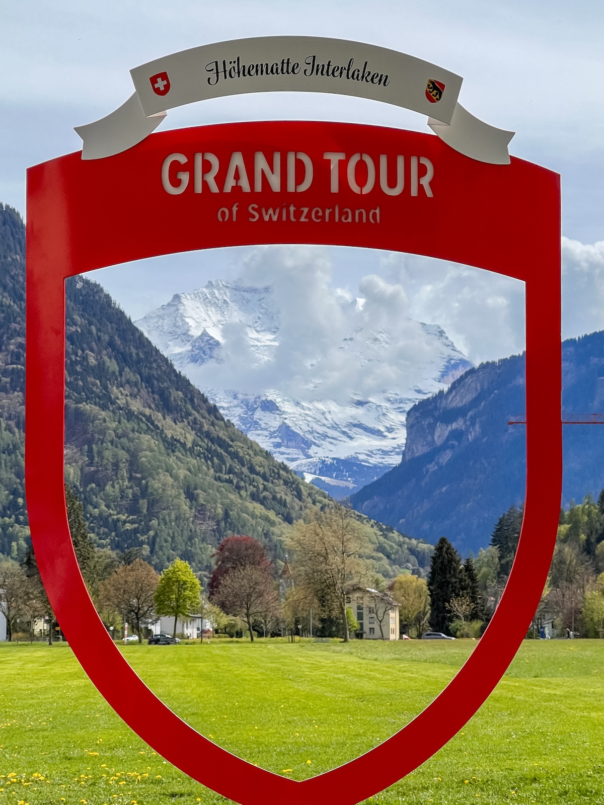 Interlaken - Vue sur la Jungfrau