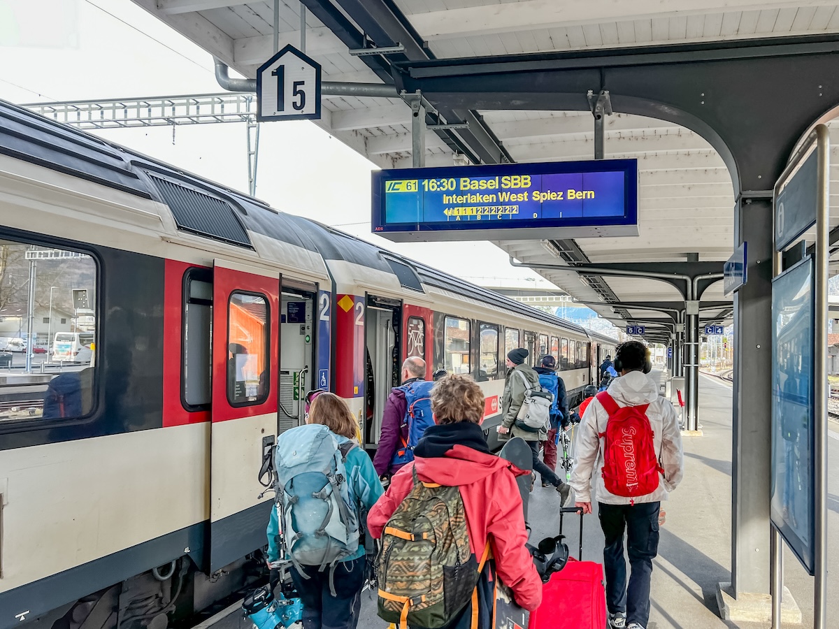 Train IC61 - Basel - Interlaken