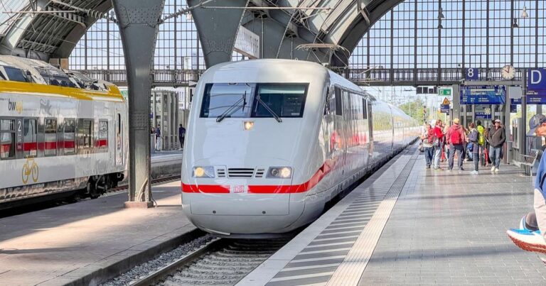 Cover - Train ICE en Allemagne