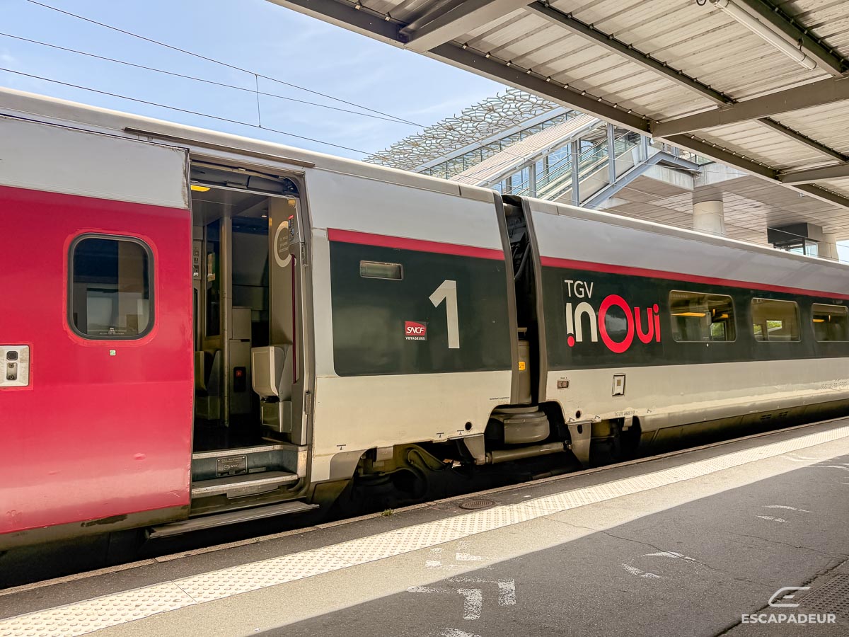 Train TGV INOUI en gare de Nantes