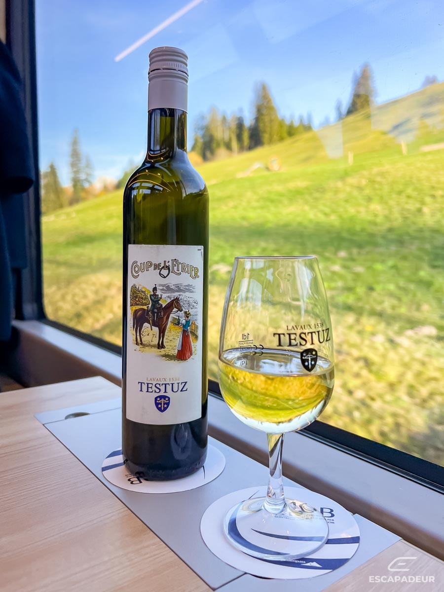 Goldenpass Express - MOB - Train panoramique de Montreux à Interlaken - Verre de vin